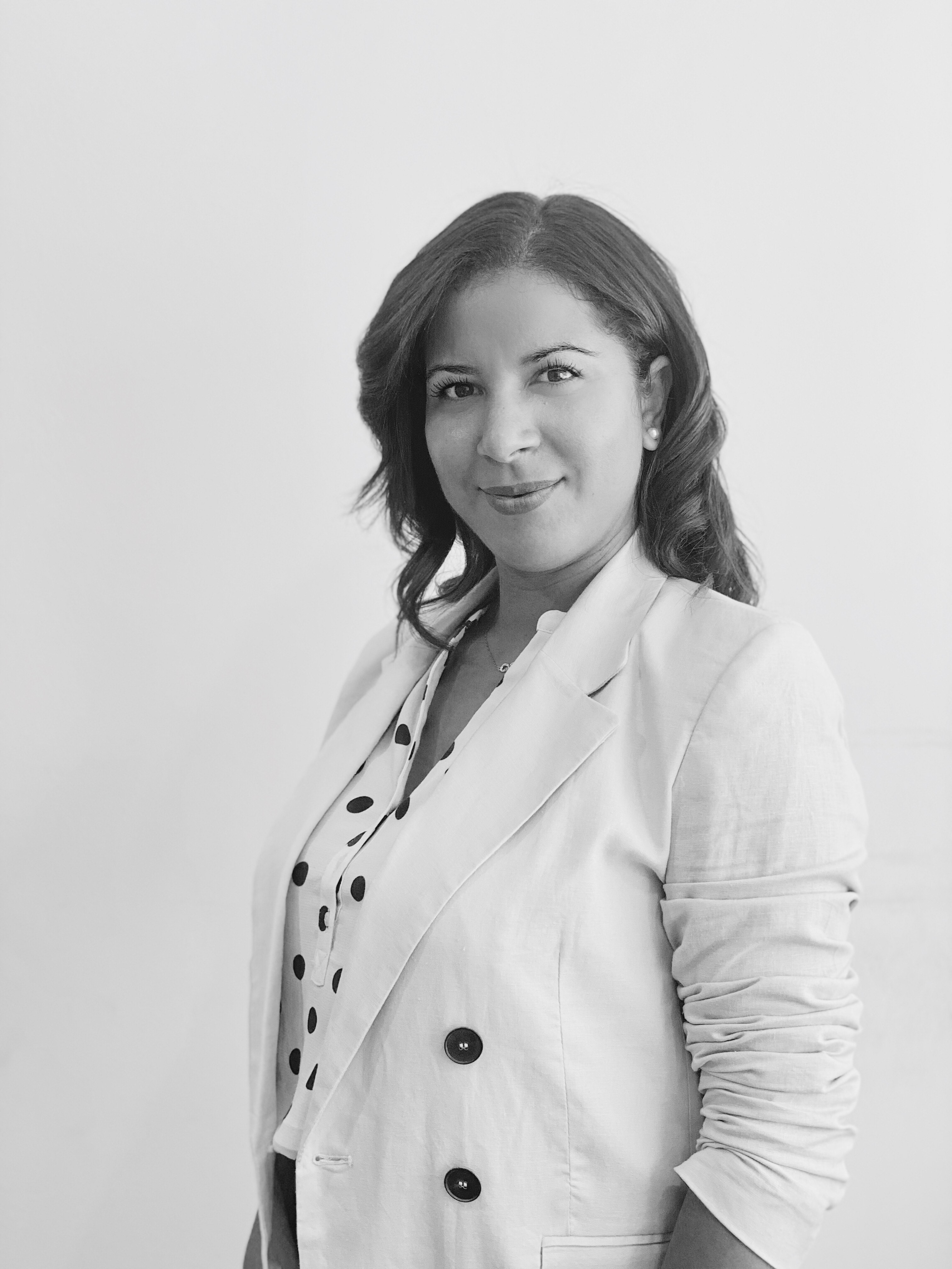 NADIA MOHAND – Abogada
